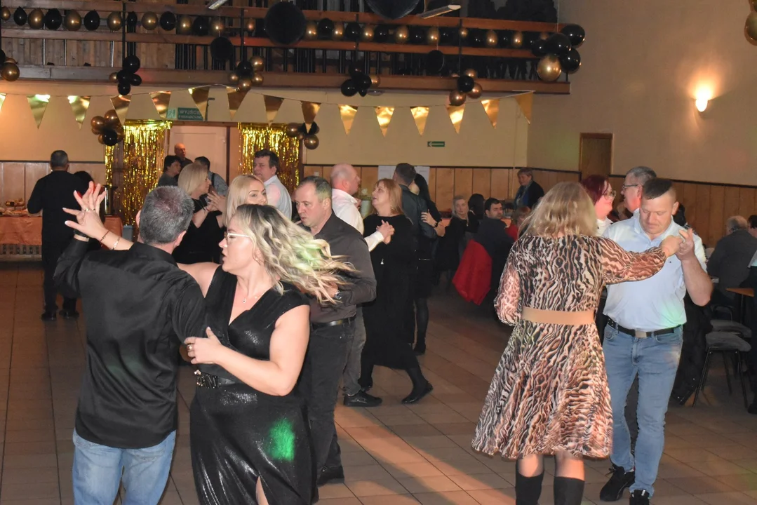 Ta ostatnia... sobota. Mieszkańcy Brzezia godnie pożegnali karnawał!