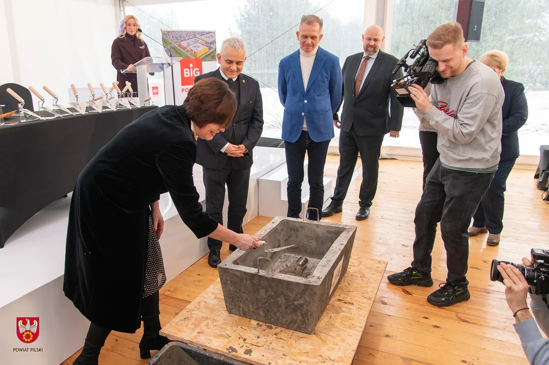 Trwa budowa nowego parku handlowego w Wielkopolsce. Kiedy otwarcie?