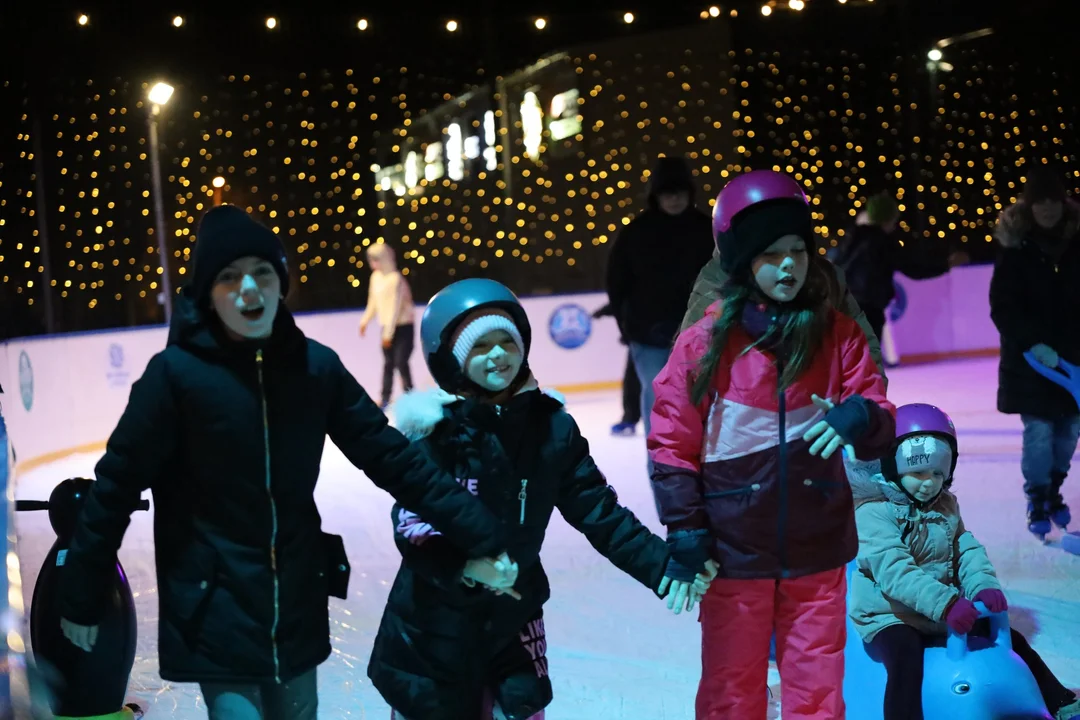 Ice Disco na pleszewskim lodowisku. Zimowy obiekt zamienił się w parkiet taneczny!