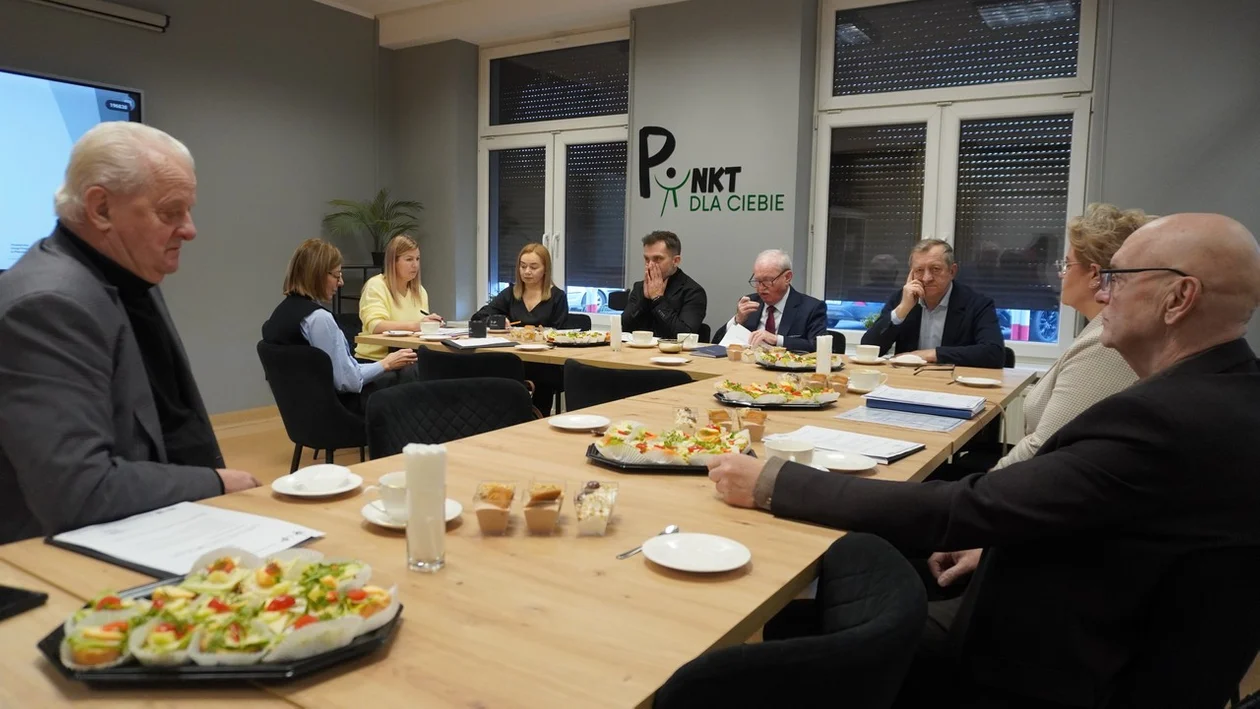 Za nami posiedzenie Powiatowej Rady Rynku Pracy. O czym dyskutowano? [ZDJĘCIA]