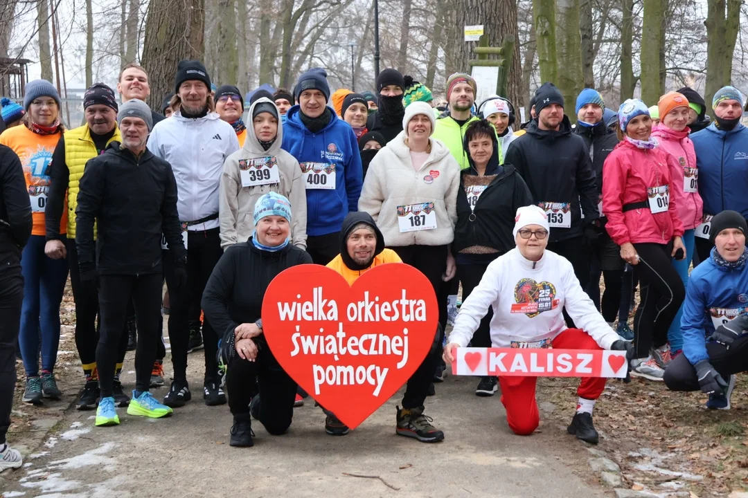 Sportowcy wspierają WOŚP. Wystartował bieg „Policz się z cukrzycą” w Pleszewie [ZDJĘCIA]