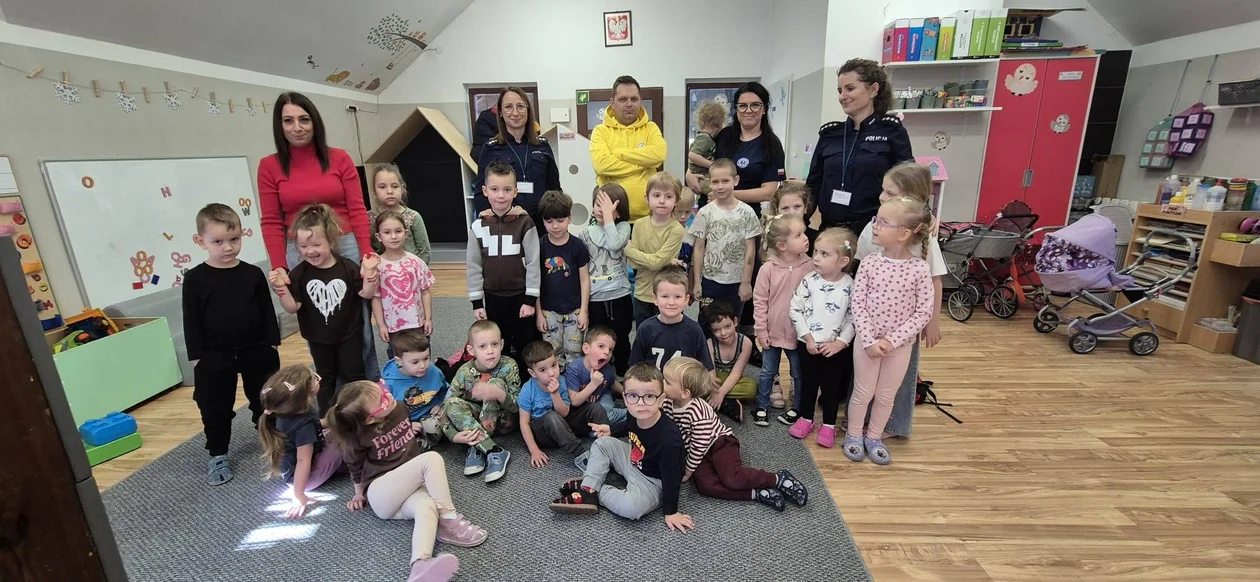 Wiedza, która ratuje życie. Ważna akcja policji i ratowników przed feriami [ZDJĘCIA]