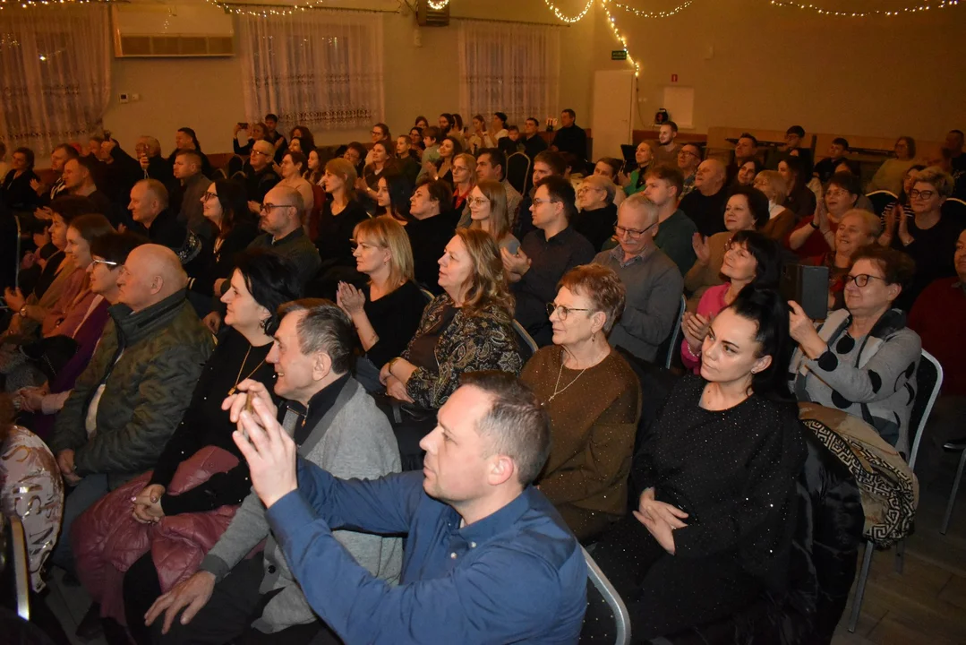 „Jak w Betlejem”. Schola Lenartowicka i zespół Sound of Heaven w Jedlcu zakończyli cykl świątecznych koncertów
