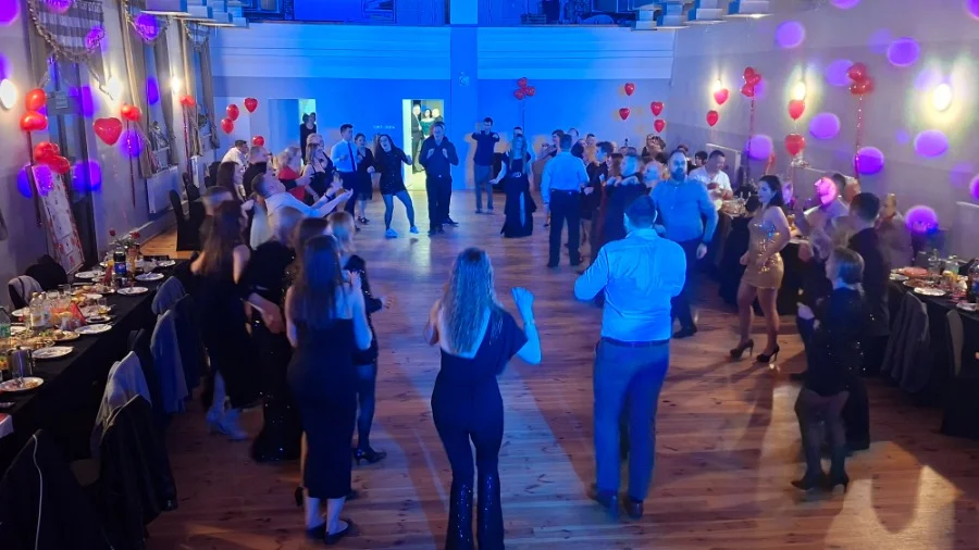 Ale była zabawa! Parkiet rozgrzali do czerwoności