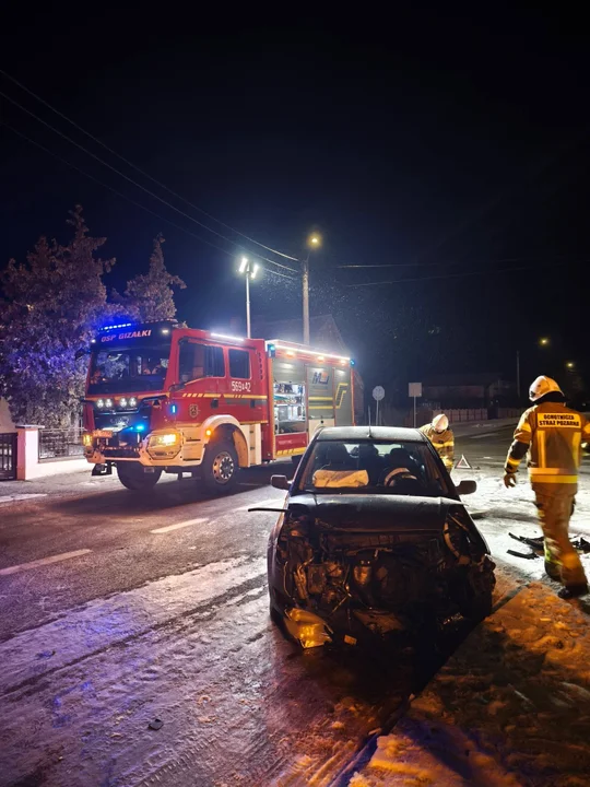 Ford zderzył się z BMW. Kolizja w Gizałkach