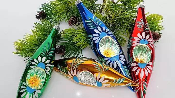 Tajemnice produkcji bombek w Krośnicach: Dlaczego formowacz szkła to zawód na wymarciu?