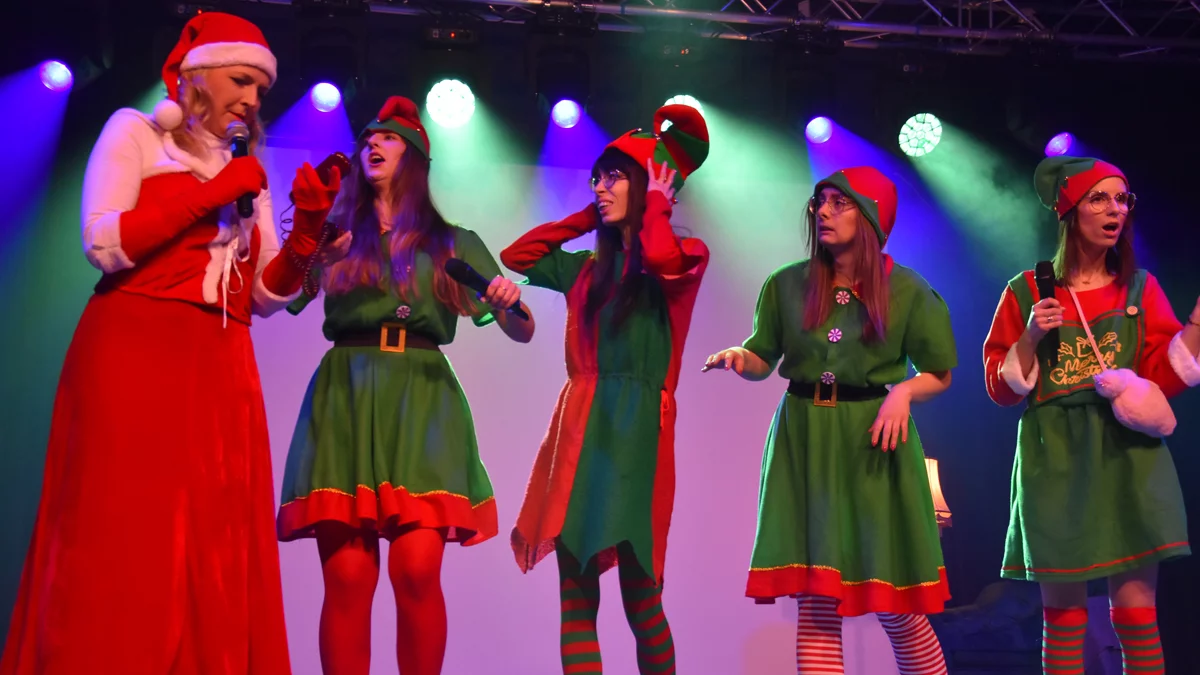 Galimatias - zaginął Święty Mikołaj, a dzieci pomogły go odnaleźć. Charytatywne przedstawienie w GOK Hutnik