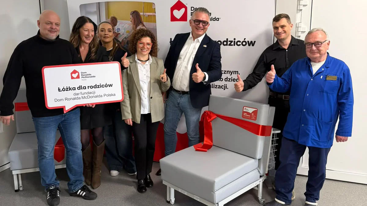 Komfortowe warunki dla rodziców małych pacjentów - nowe łóżka trafiły do szpitala. Teraz rodzina może być razem