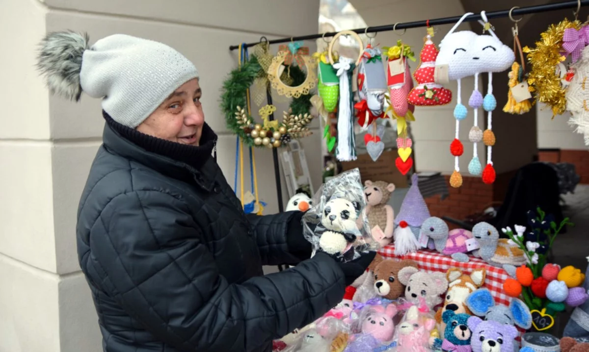 Tu możesz kupić świąteczny prezent. Trwa Pchli Targ i Jarmark Rękodzieła w Jarocinie [ZDJĘCIA]