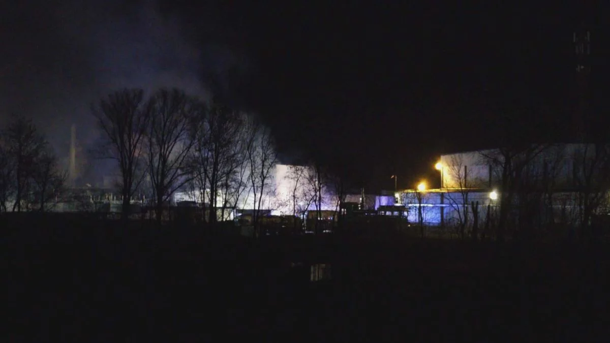 Paliła się hala zakładów produkcyjnych w Golinie. Znamy przyczynę pożaru