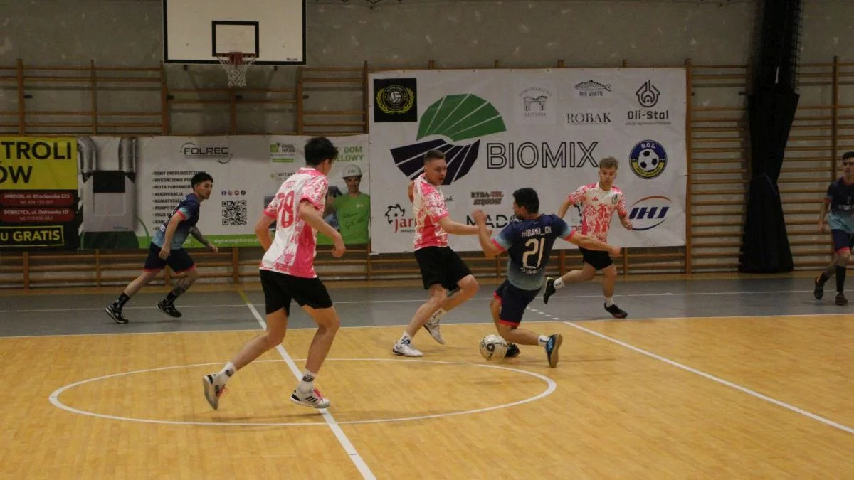 Jarocińska Liga Halowej Piłki Nożnej. 54 gole w dziesiątej kolejce [ZDJĘCIA]