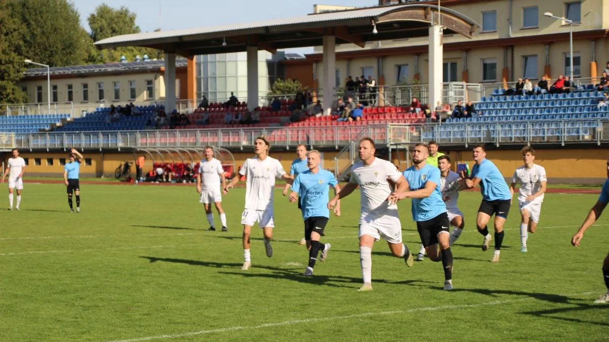 Masa emocji w starciu Jaroty z Zawiszą Łęką Opatowską [ZDJĘCIA]