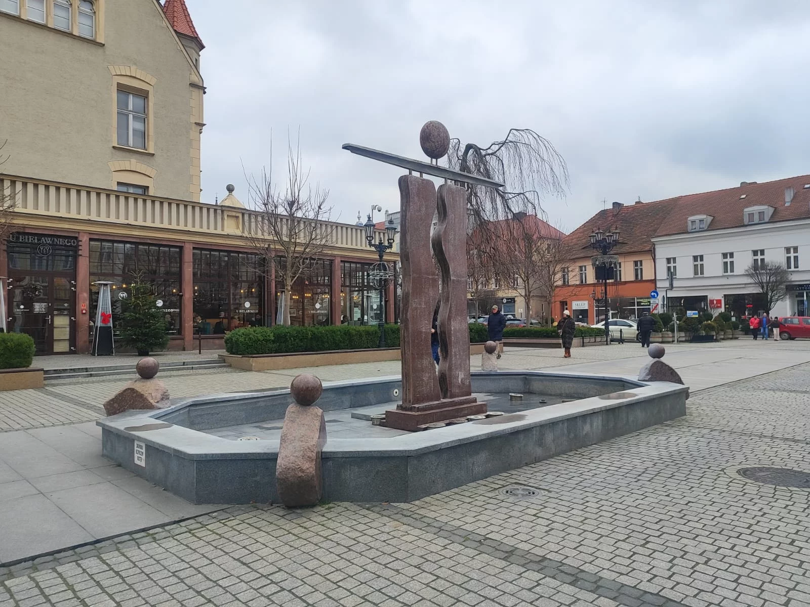 Zima nie odpuszcza. Pochmurny i wietrzny wtorek w Krotoszynie