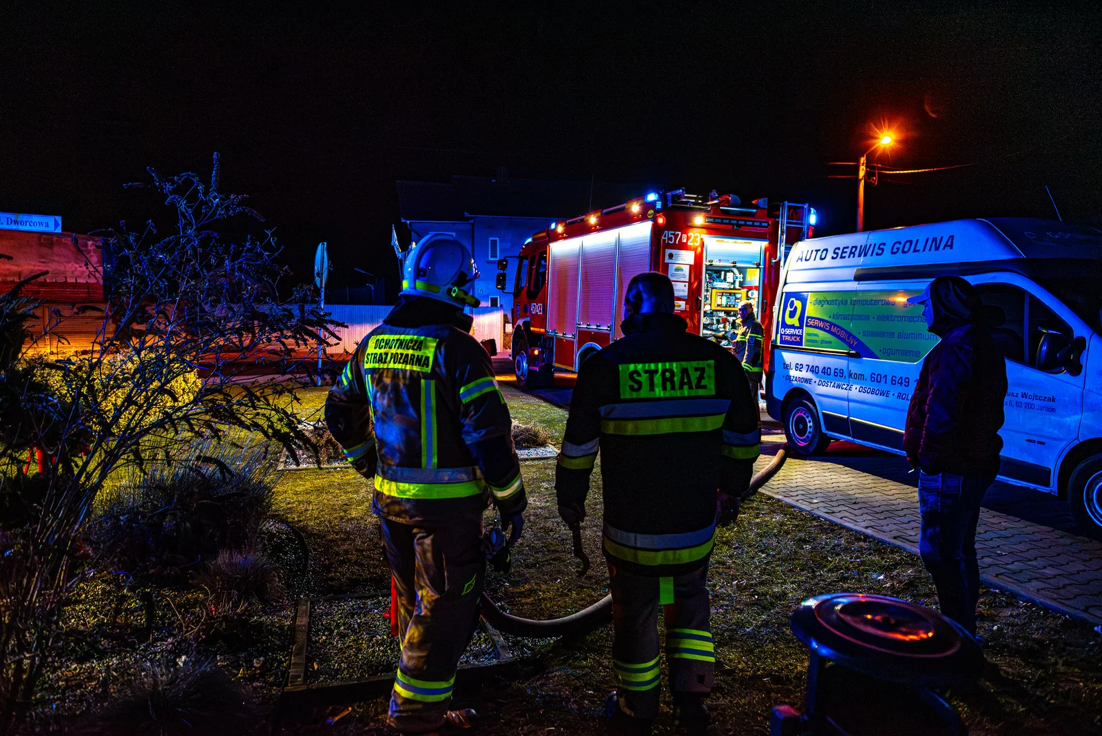 Strażacy z powiatu krotoszyńskiego walczyli z pożarem w zakładach produkcyjnych w Golinie [ZDJĘCIA]