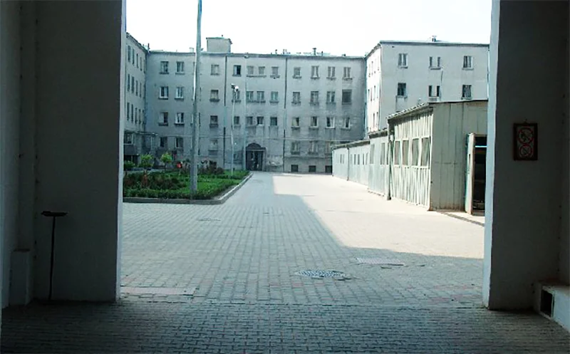 Obrazek do pytania - Z jakich zabudowań utworzono rawickie więzienie?