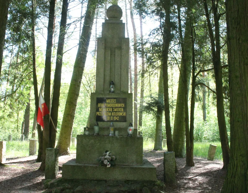Obrazek do pytania - W jakiej gminie znajduje się ten pomnik?
