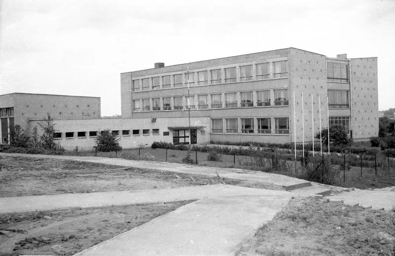 Obrazek do pytania - Która to z gostyńskich szkół podstawowych: