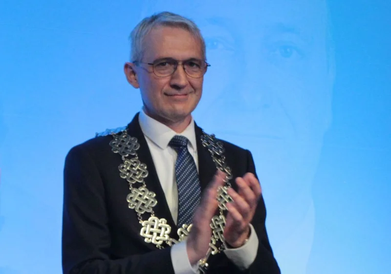 Obrazek do pytania - Z jakiego ramienia startował w wyborach na burmistrza Pleszewa Arkadiusz Ptak?