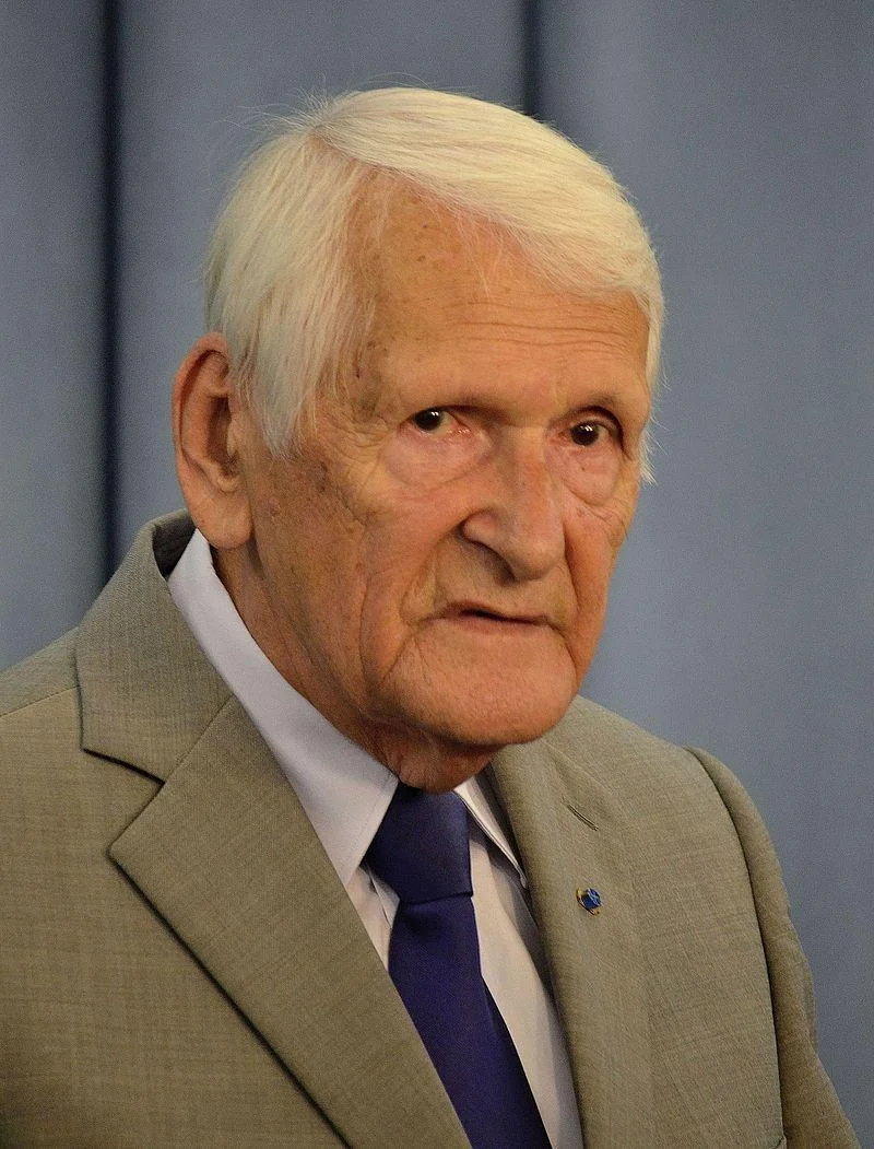 Obrazek do pytania - Jak brzmiały sławne słowa skierowane przez marszałka Józefa Zycha do posła Tadeusza Sytka, które marszałek powiedział w trakcie posiedzenia, nie wiedząc, że ma włączony mikrofon.