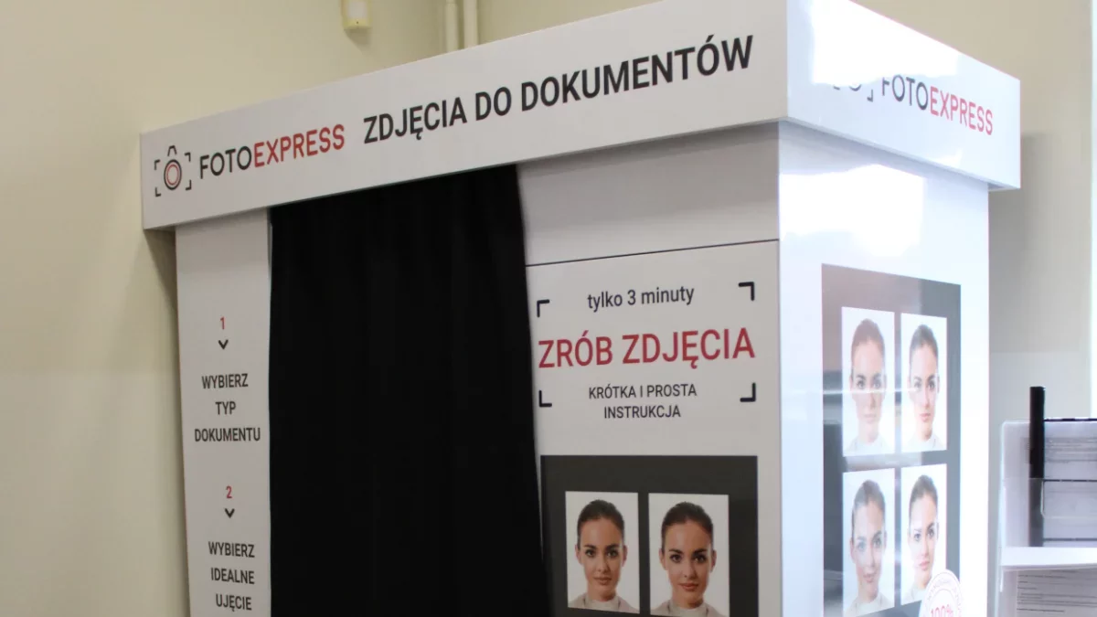 Fotobudka w rawickim starostwie zagraża zakładom fotograficznym? Ich właściciele napisali petycję