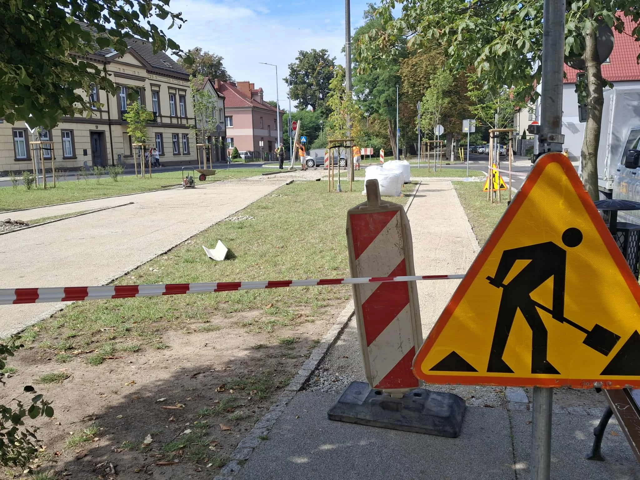 Nowa nawierzchnia na plantach w Rawiczu. Firma naprawia błędy