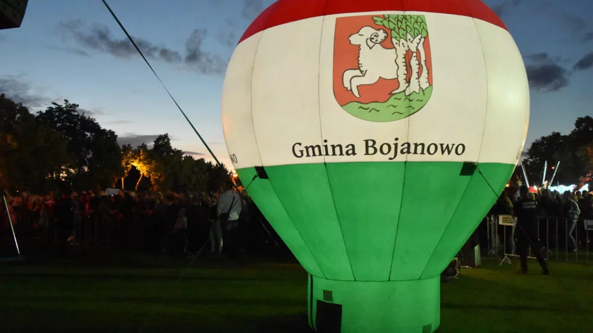 Dni Bojanowa 2026. Jest program imprezy. Na scenie Sławomir, Urszula i Kubańczyk