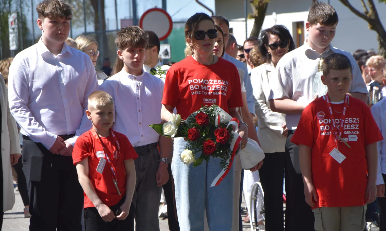 Kto pokieruje szkołami w Dłoni i Sobiałkowie? Burmistrz podpisał oficjalne dokumenty
