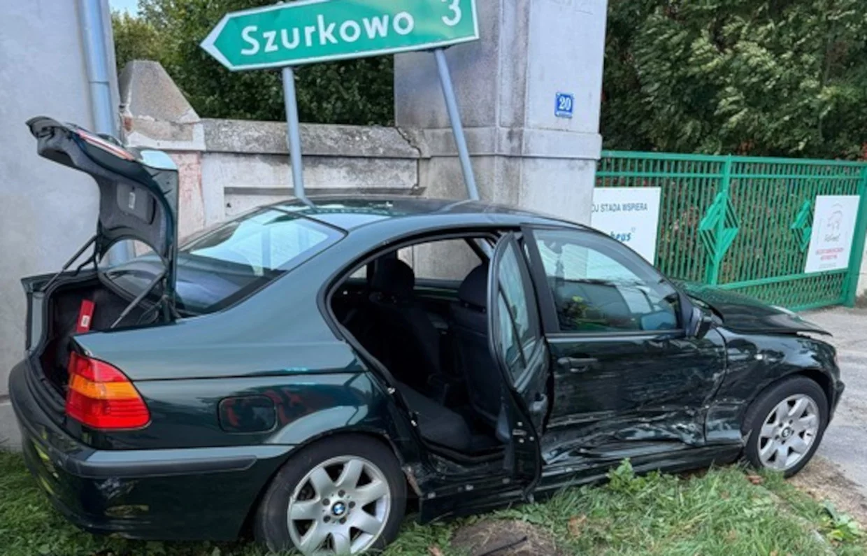 Zderzyły się dwa auta, jedna osoba jest poszkodowana