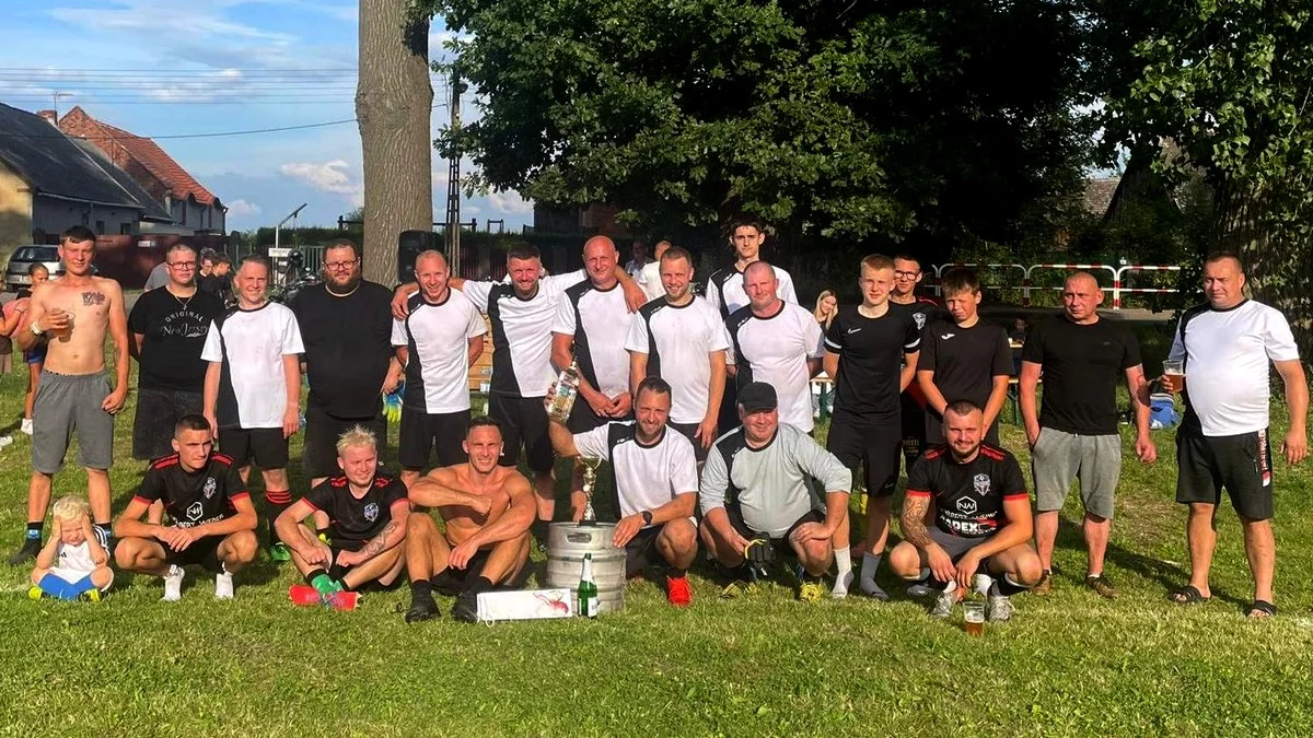 Żonaci zmierzyli się z kawalerami w Trzeboszu. Trzeci mecz w historii