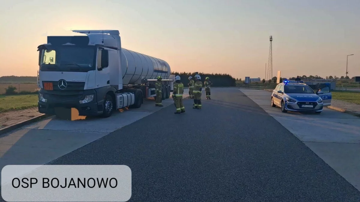 Zaparkowana cysterna, zgłoszenie wycieku gazu i brak kierowcy. Nietypowa interwencja na MOP-ie Folwark