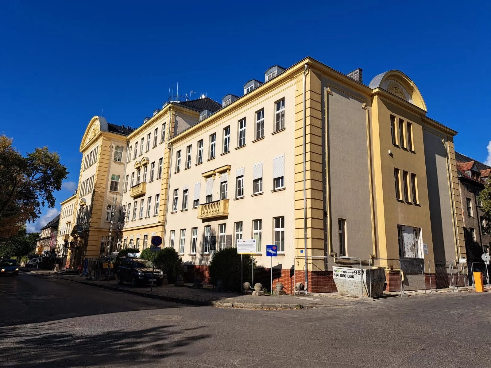 Szpital Powiatowy w Rawiczu z 5-letnią autoryzacją NFZ. Co to oznacza?