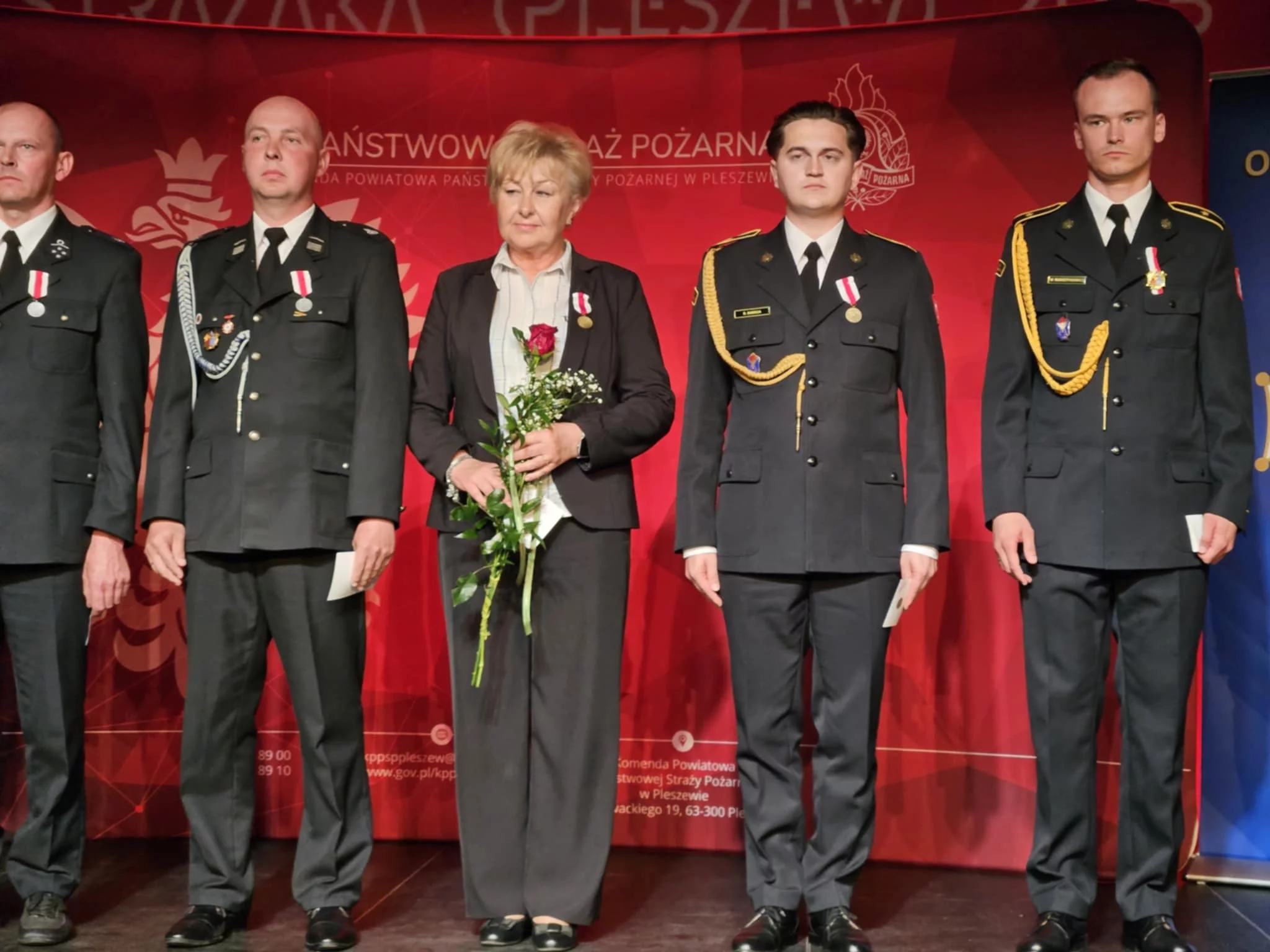 Powiatowe obchody Dnia Strażaka w Pleszewie z awansami i odznaczeniami [ZDJĘCIA]