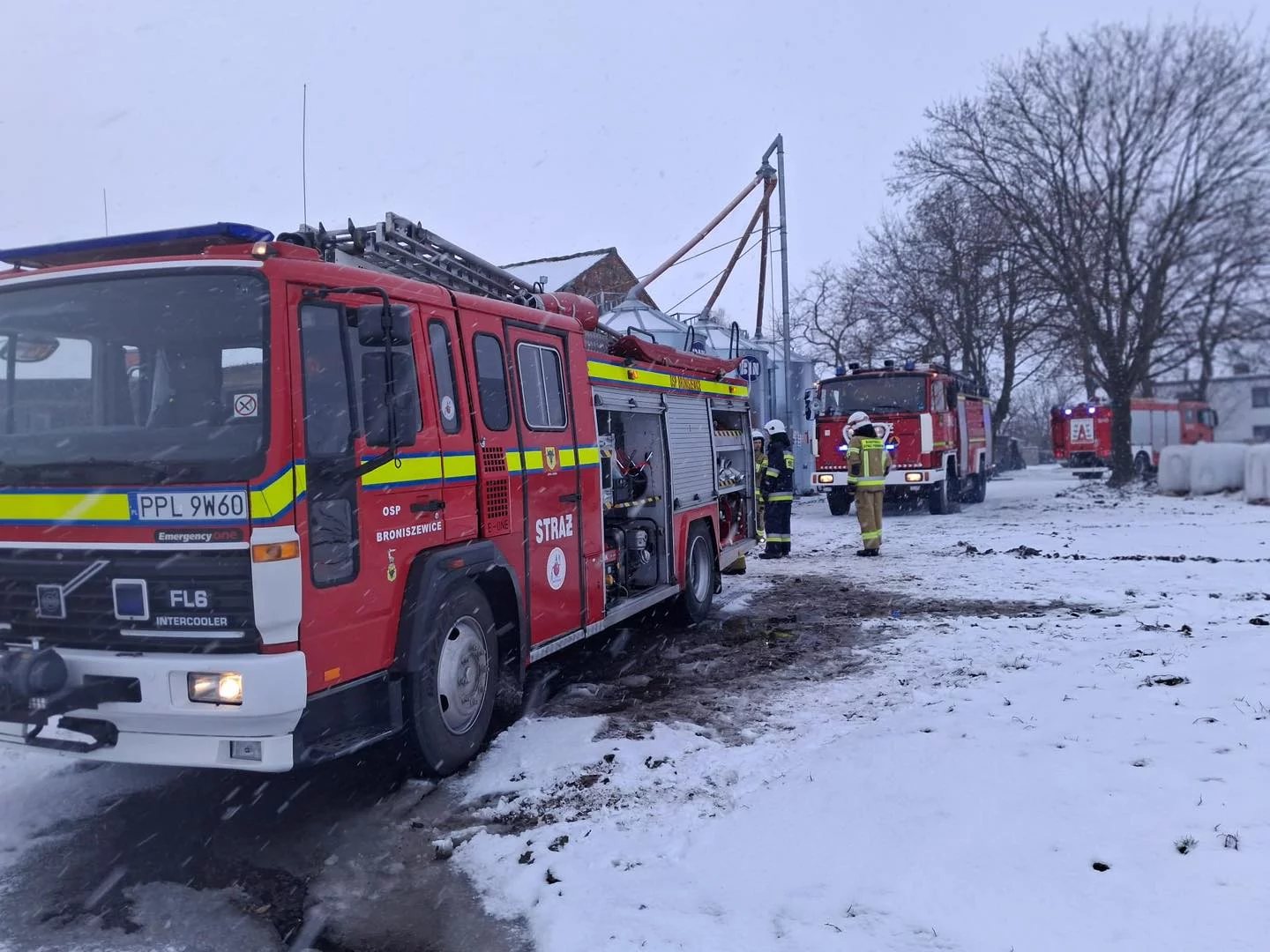 Pożar w Broniszewicach. Paliła się słoma w budynku inwentarskim