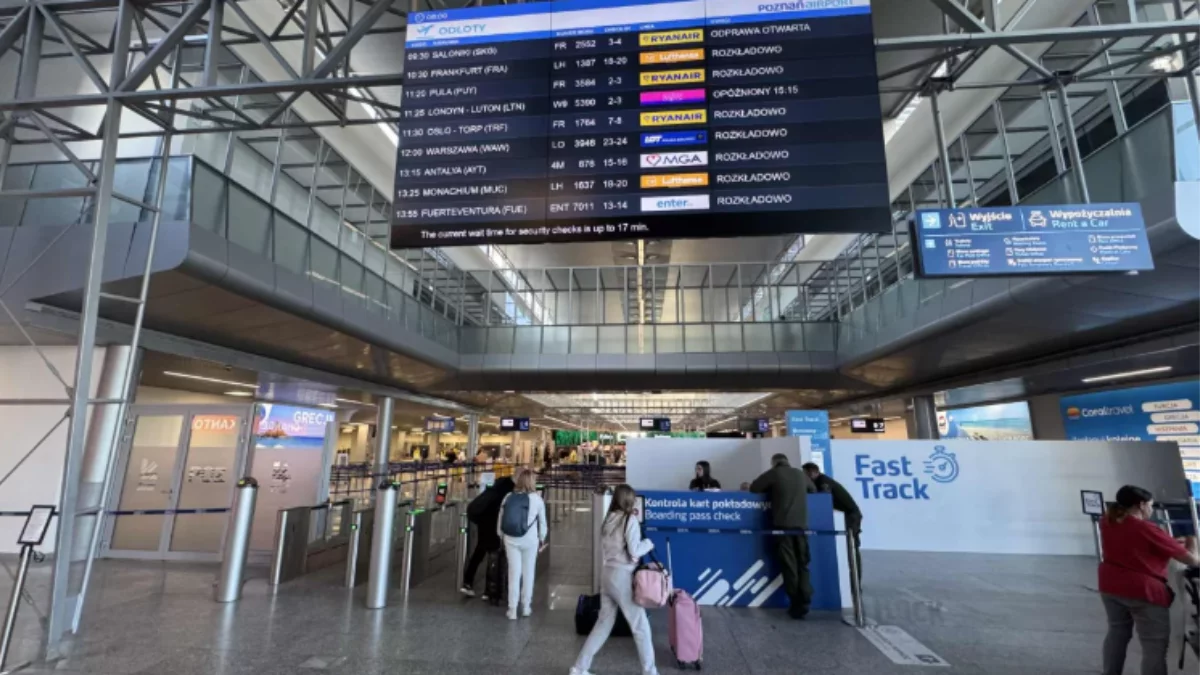 Nowy system kontroli granicznej na poznańskim lotnisku. Co EES oznacza dla pasażerów?