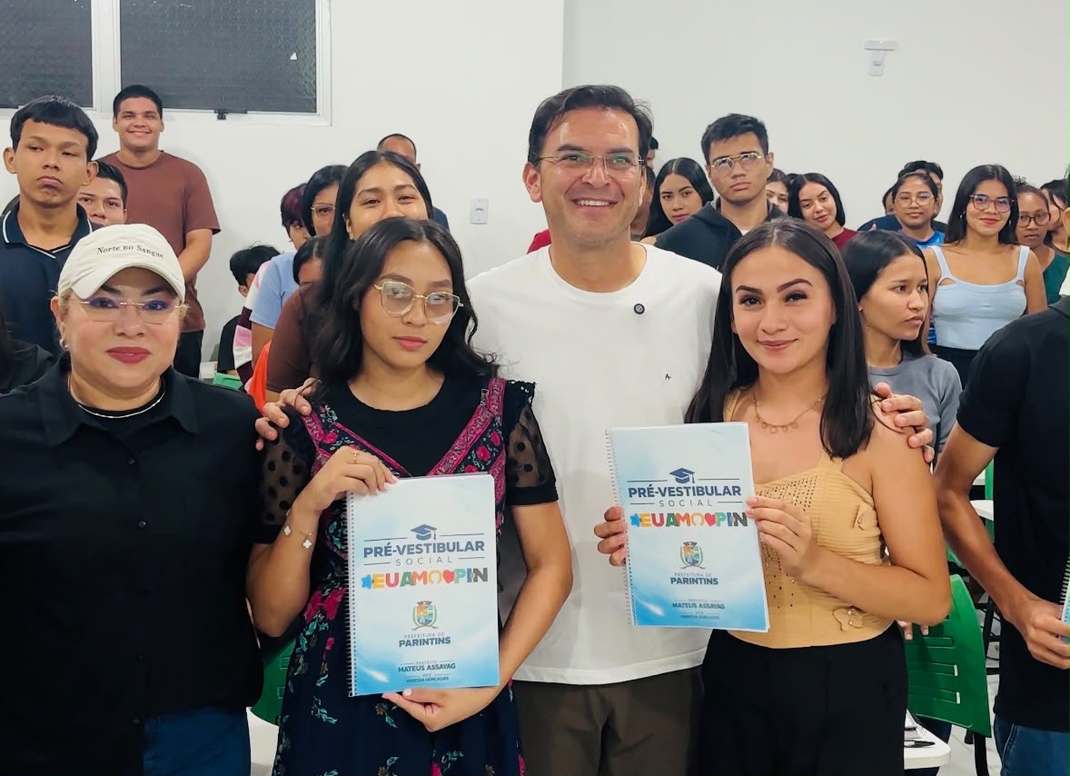 Prefeito prestigiou alunos de cursinho gratuito da Prefeitura de Parintins