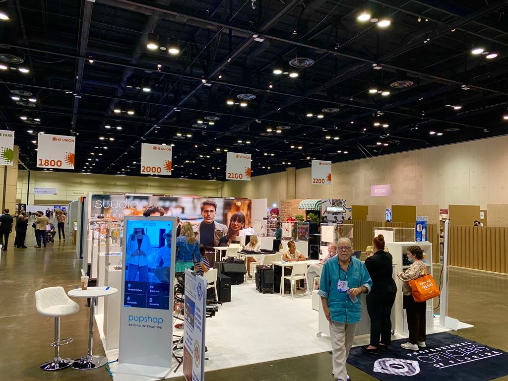 interactive trade show kiosk display