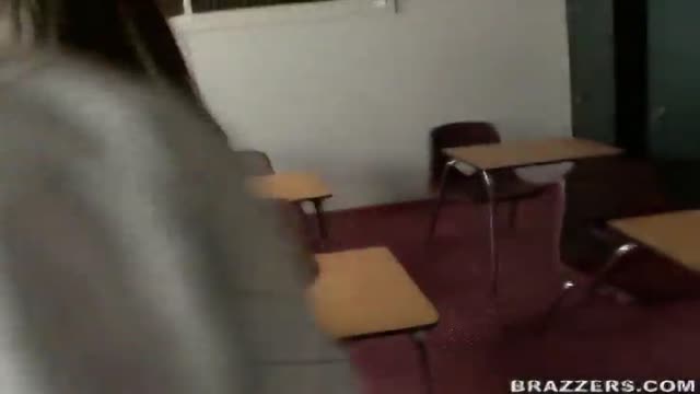 Teacher Gets His Roxxx Off