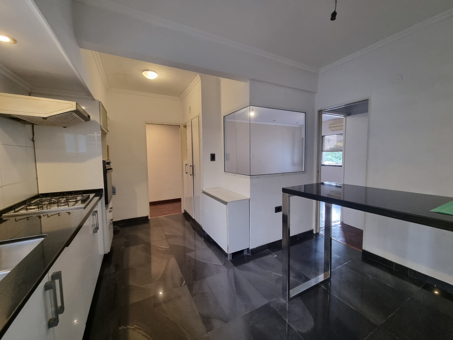 https://storage.googleapis.com/portales-prod-images/1572/property-images/2025/6/1cfd2d82-2539-4ebe-a0cc-f2fcc2785188.jpeg
