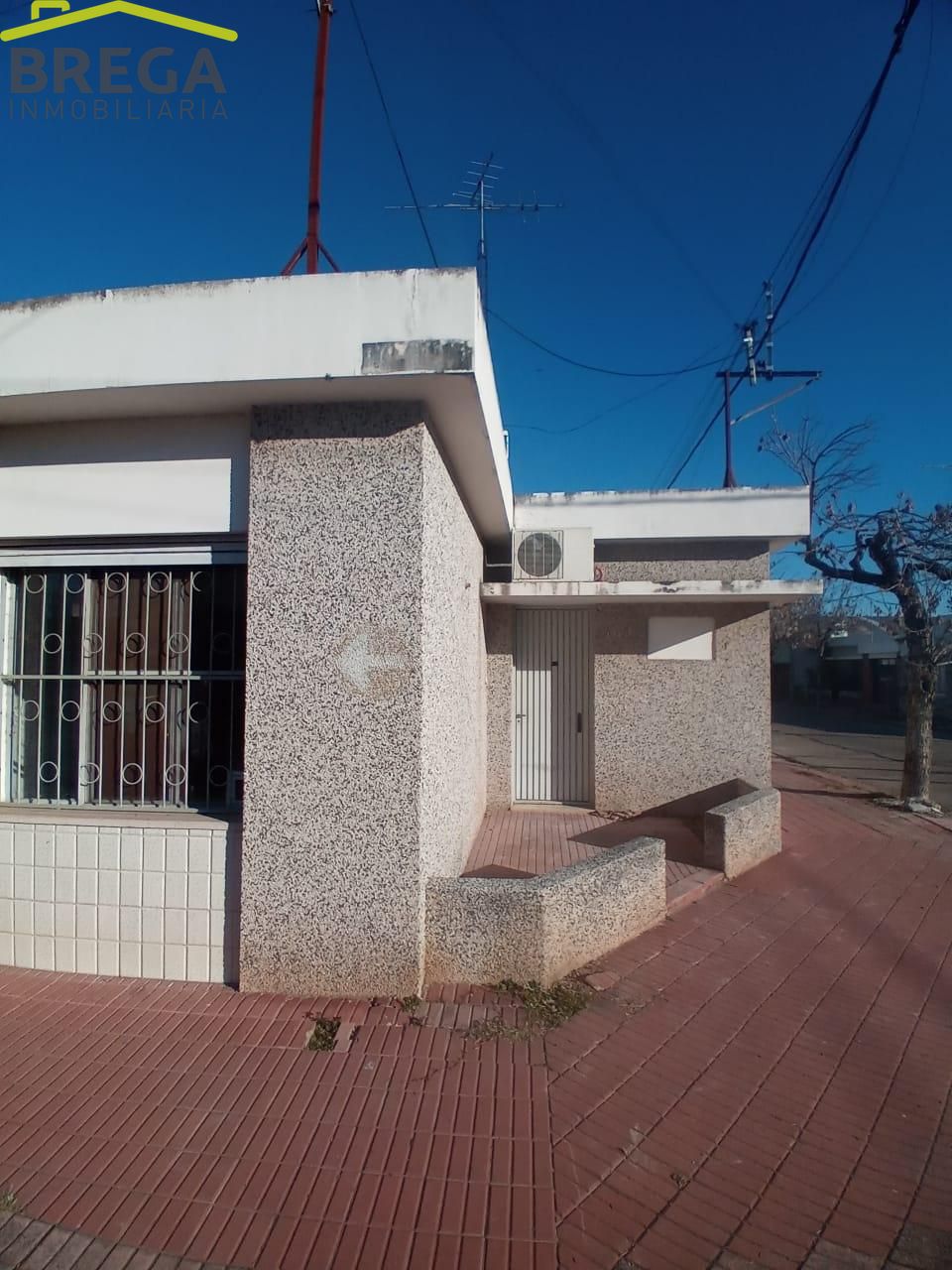 https://storage.googleapis.com/portales-prod-images/1831/property-images/2025/7/d8ef27af-a1b5-4cc2-a0aa-1b07344abedf_wm.jpeg