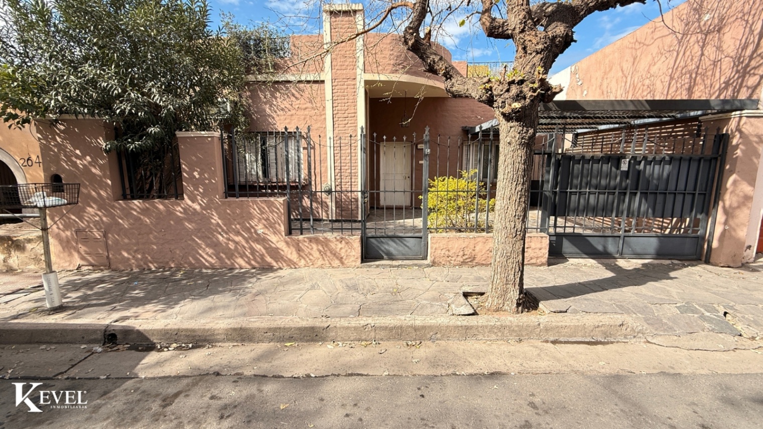https://storage.googleapis.com/portales-prod-images/329/property-images/2025/8/3a835cc0-9612-4da9-bc39-f06b2495a648.jpeg