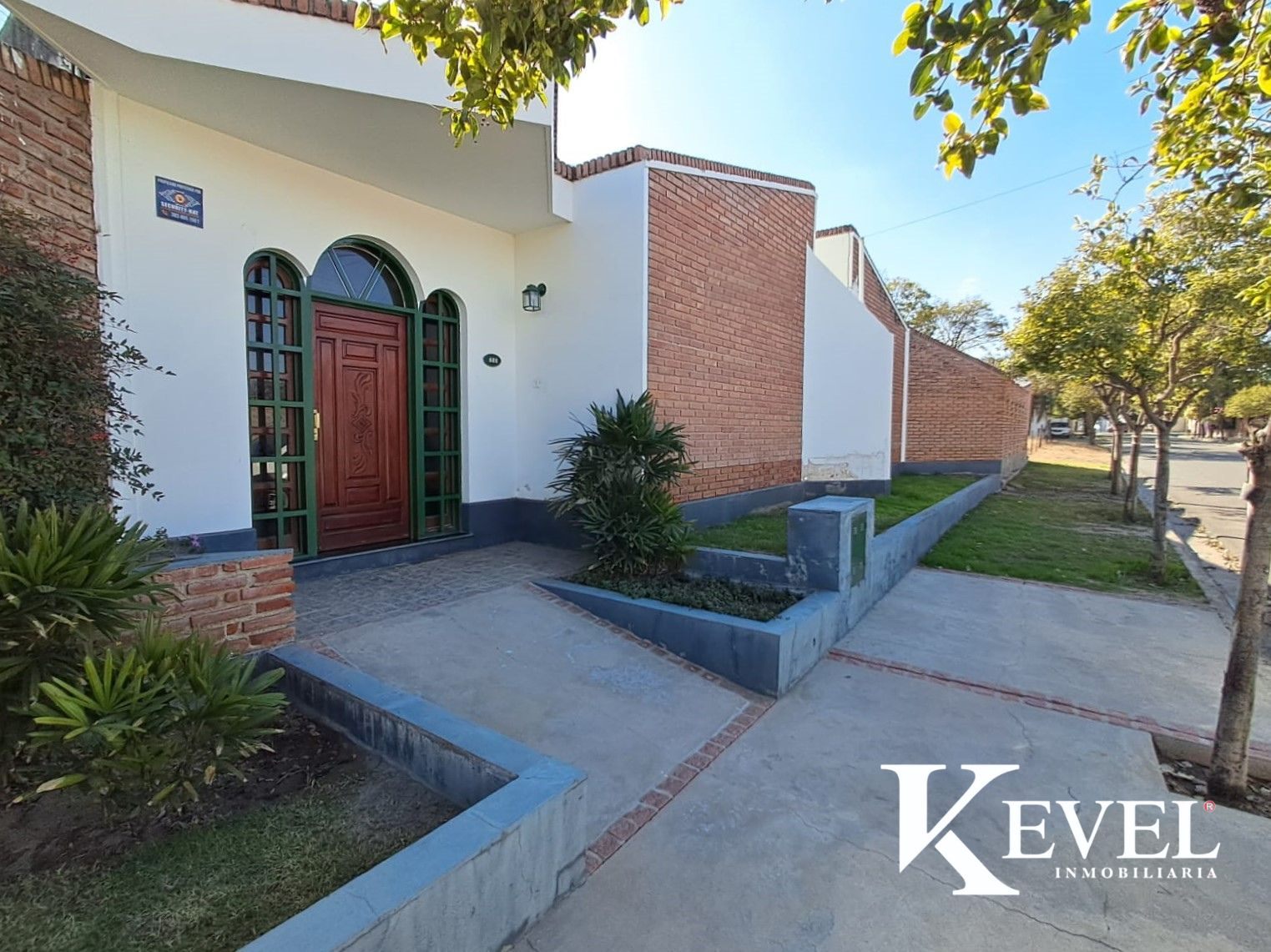 https://storage.googleapis.com/portales-prod-images/329/property-images/2025/8/8e7cbfdb-d080-40b3-9432-497ae99ee955.jpeg