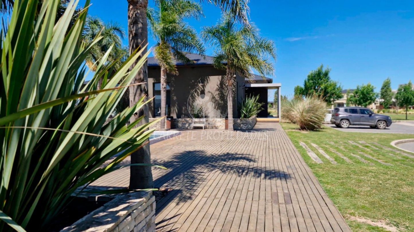 https://storage.googleapis.com/portales-prod-images/4435/property-images/2024/12/4456646c-b33c-49c2-9217-713e8b81d22f_wm.jpeg