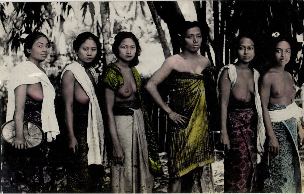 Bali Indonesia Tinted Topless Balinese Girls 1940s Real Photo Postcard