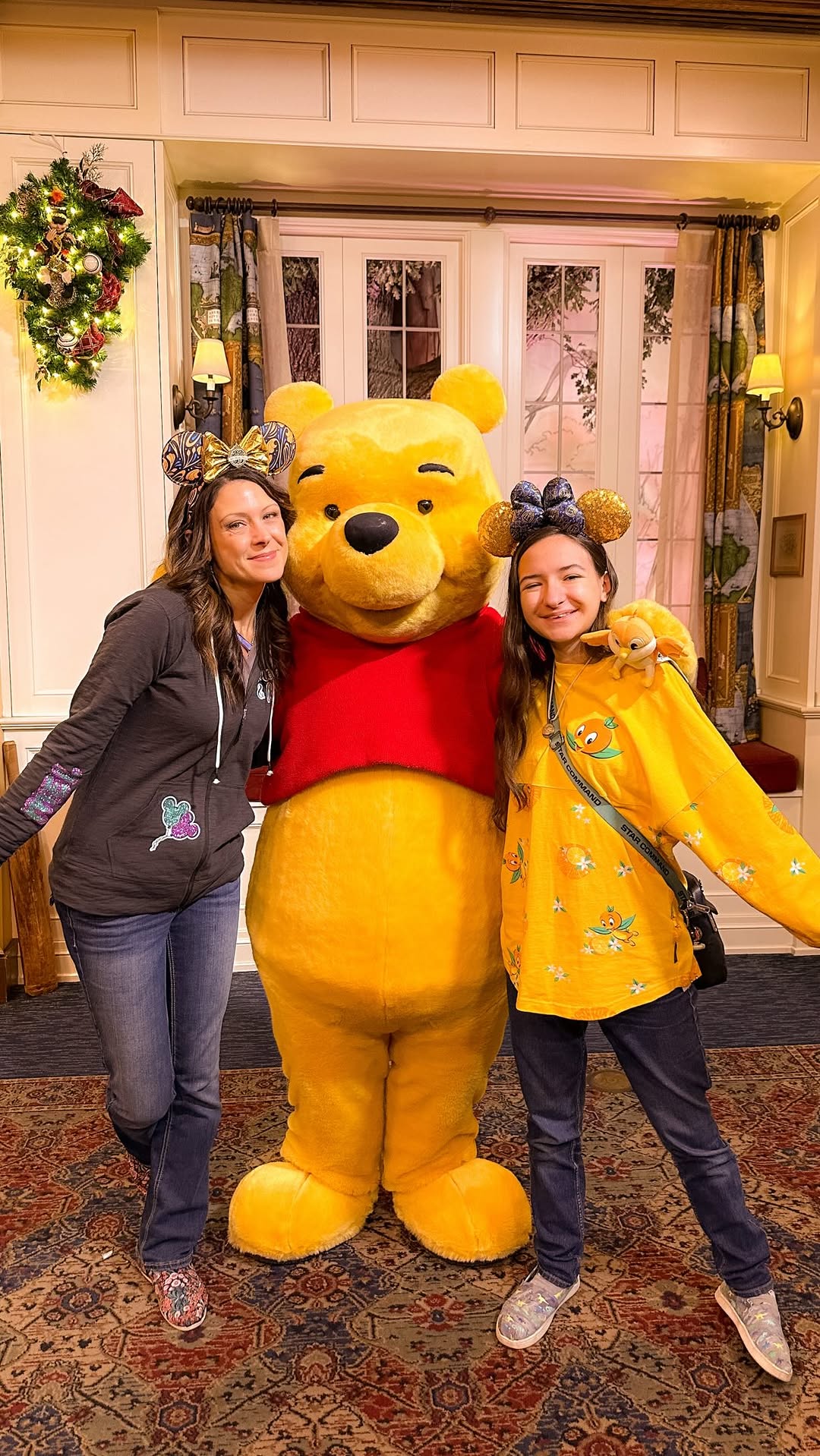 Mel and Evey wished to make a very thoughtful gift for Pooh.

“Think, think, think,” said Mel.

“Oh 
