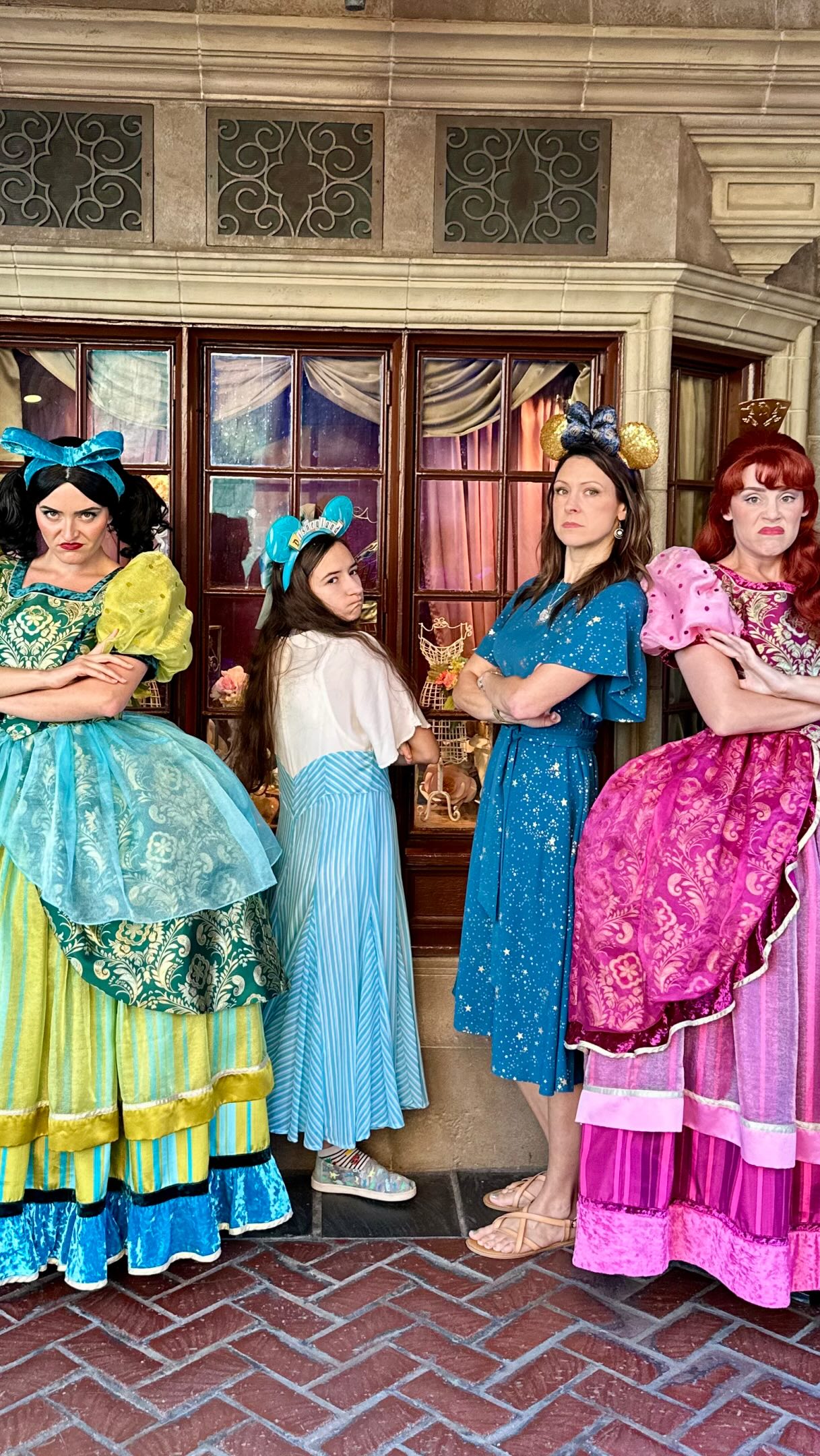 We made Anastasia & Drizella keychains featuring… themselves! 👑😂 And let’s just say, they