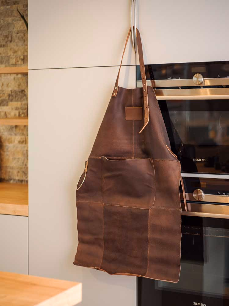 Apron Dark Brown Leather 87X16Cm17-1112