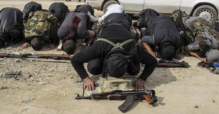 Jihadists praying