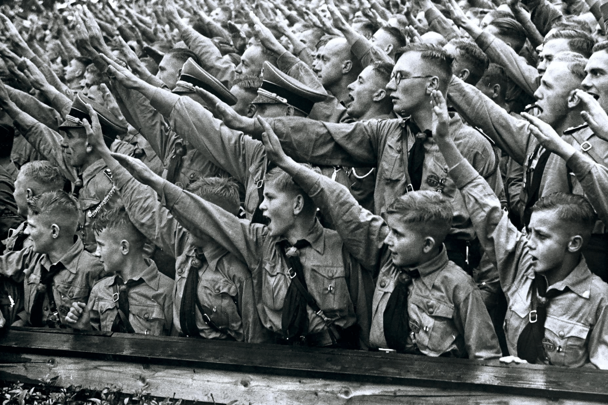 Totalitarianism nazi crowd salute