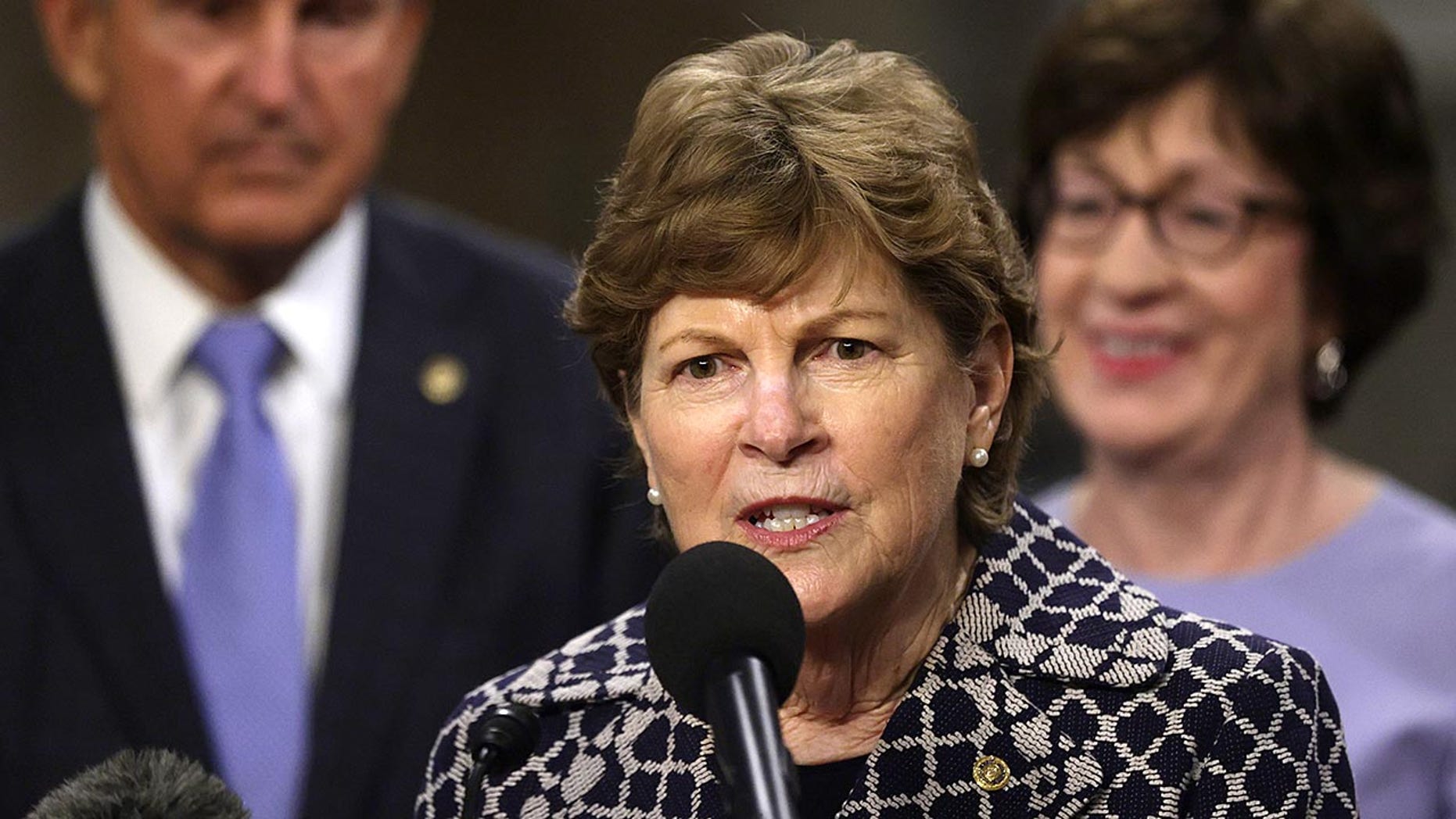 Sen. jeanne shaheen threatens scotus