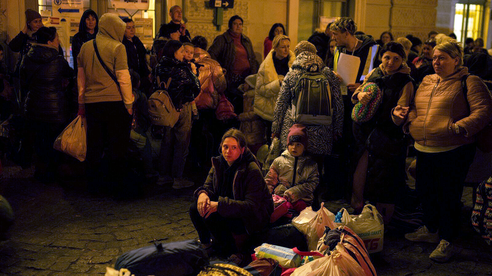 US Accepting Up to 100,000 Ukrainian Refugees